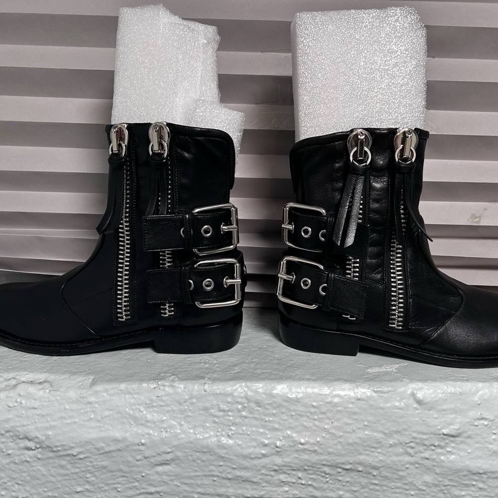 Guiseppe Zanotti Women’s Black Leather Moto Zip up boots